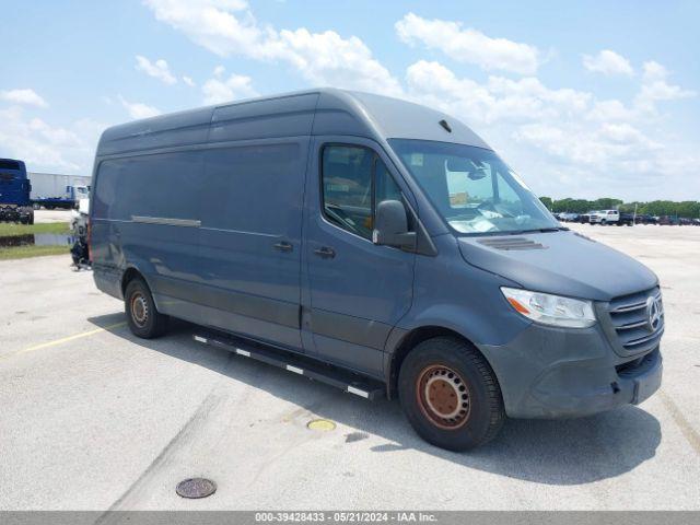  Salvage Mercedes-Benz Sprinter 2500