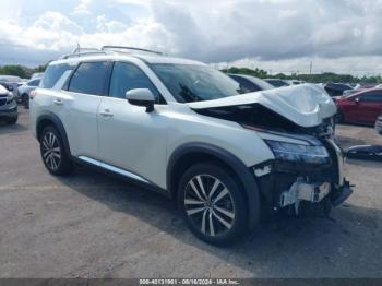  Salvage Nissan Pathfinder