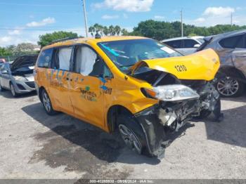  Salvage Toyota Sienna