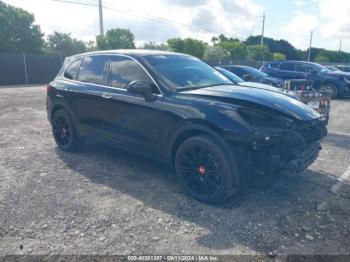  Salvage Porsche Cayenne