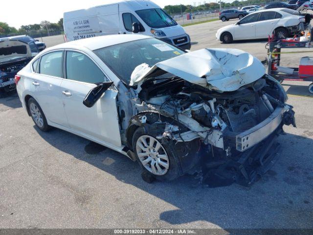  Salvage Nissan Altima