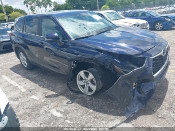  Salvage Toyota Highlander