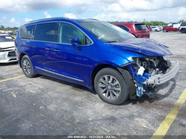  Salvage Chrysler Pacifica