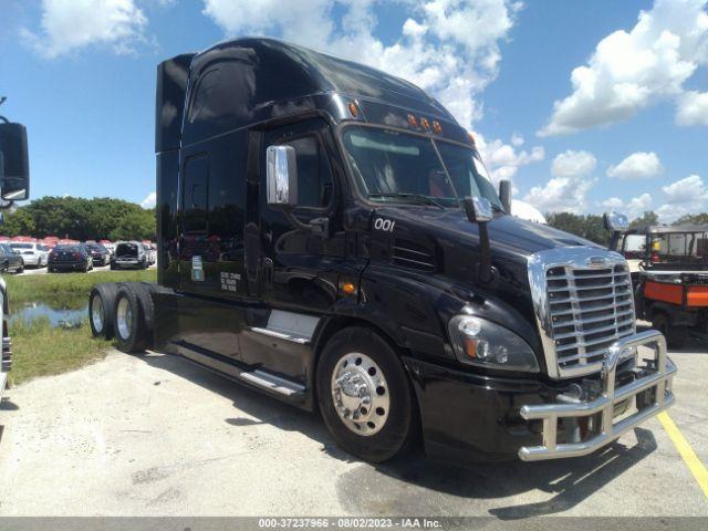  Salvage Freightliner Cascadia 113