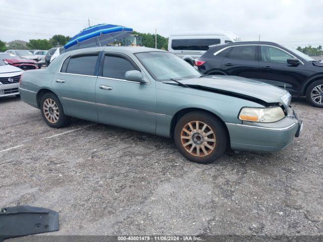  Salvage Lincoln Towncar