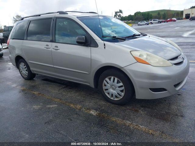  Salvage Toyota Sienna