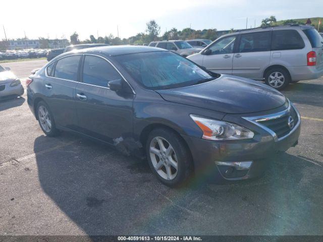  Salvage Nissan Altima