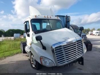  Salvage Freightliner Cascadia 125