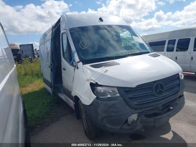  Salvage Mercedes-Benz Sprinter 2500