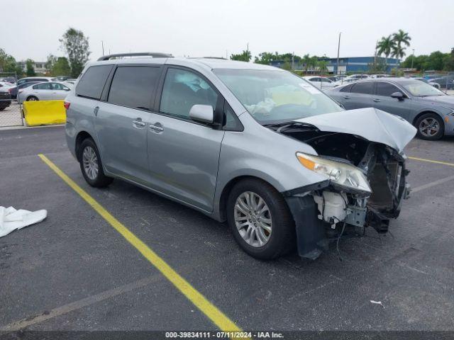  Salvage Toyota Sienna