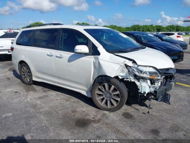  Salvage Toyota Sienna