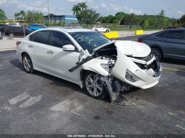  Salvage Nissan Altima