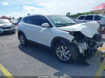  Salvage Hyundai TUCSON