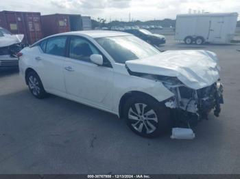  Salvage Nissan Altima