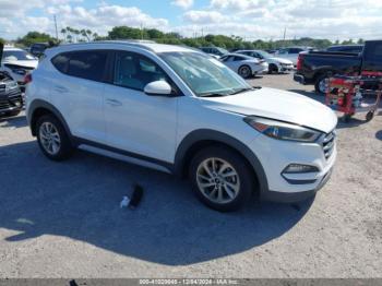  Salvage Hyundai TUCSON