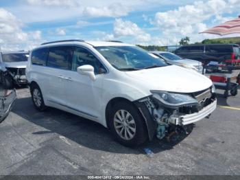  Salvage Chrysler Pacifica