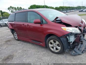  Salvage Toyota Sienna