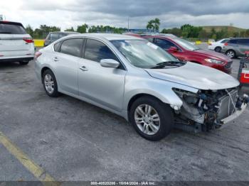  Salvage Nissan Altima