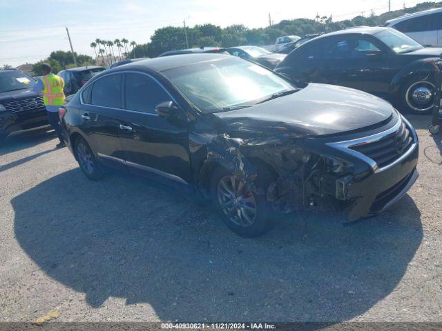  Salvage Nissan Altima