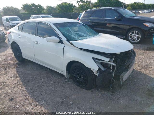  Salvage Nissan Altima