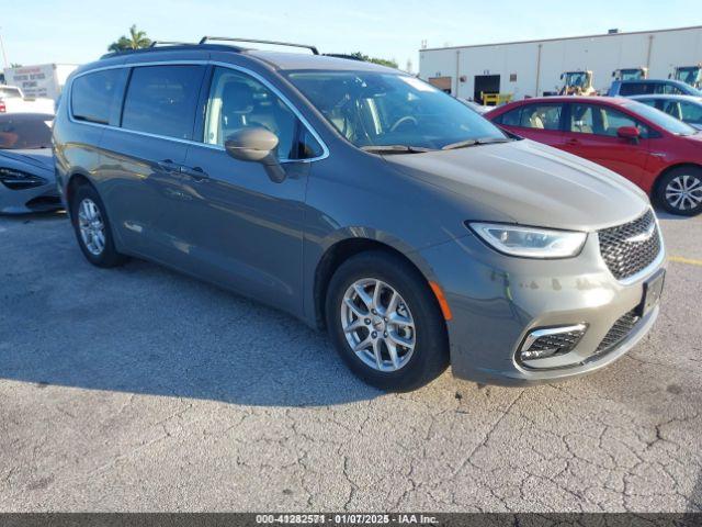  Salvage Chrysler Pacifica