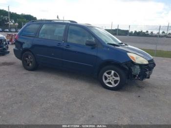  Salvage Toyota Sienna