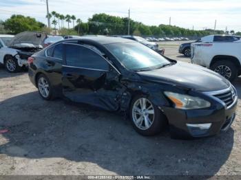  Salvage Nissan Altima