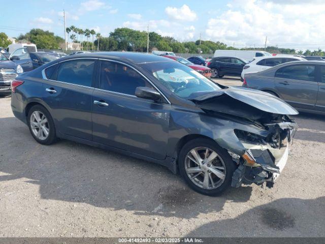  Salvage Nissan Altima