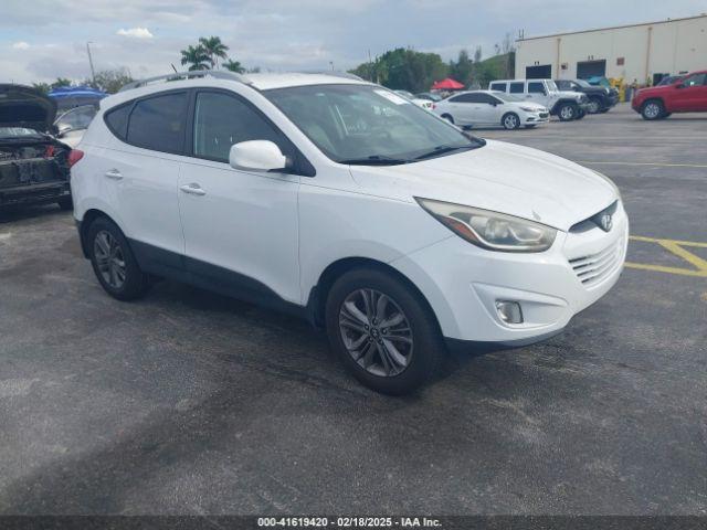  Salvage Hyundai TUCSON