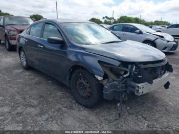  Salvage Nissan Altima