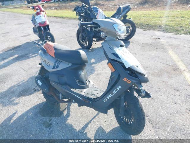  Salvage Yngf 49cc Scooter