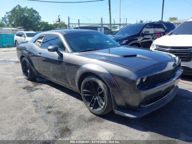  Salvage Dodge Challenger