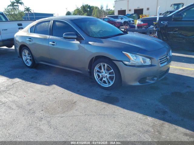  Salvage Nissan Maxima