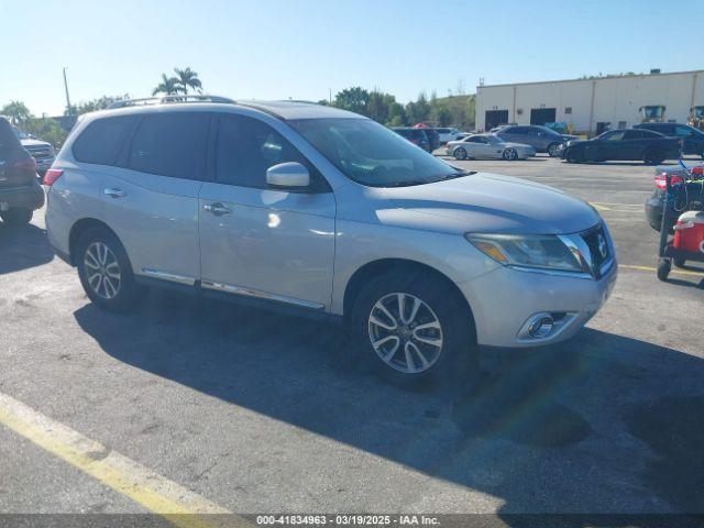  Salvage Nissan Pathfinder