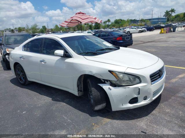  Salvage Nissan Maxima