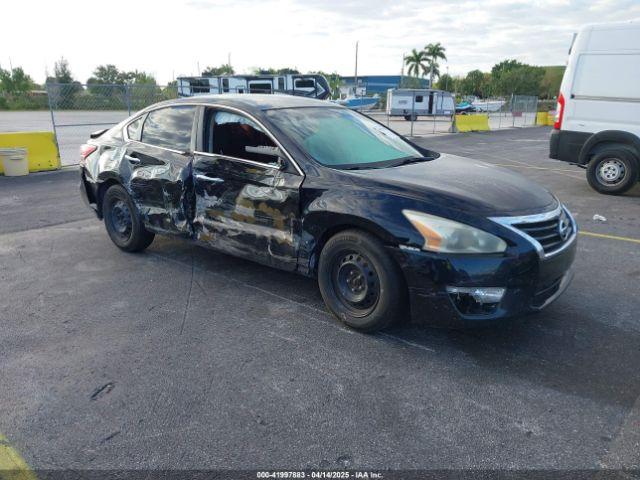  Salvage Nissan Altima