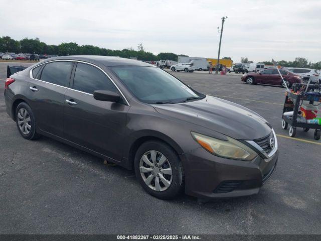  Salvage Nissan Altima