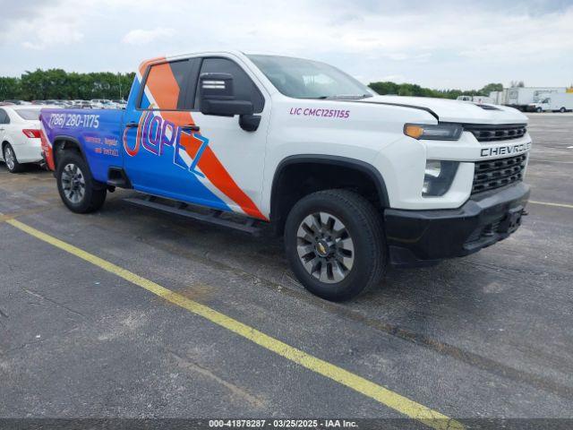 Salvage Chevrolet Silverado 2500