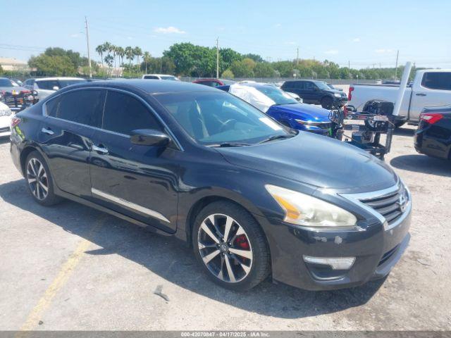  Salvage Nissan Altima
