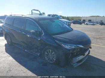  Salvage Toyota Sienna