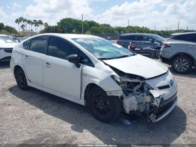  Salvage Toyota Prius