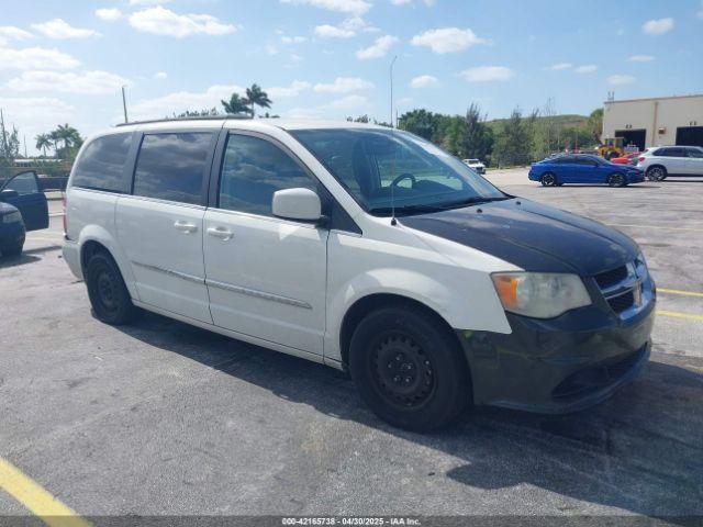  Salvage Chrysler Town & Country