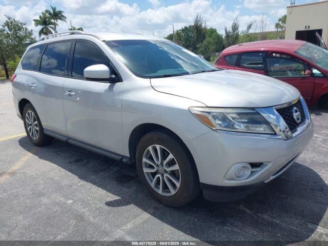  Salvage Nissan Pathfinder