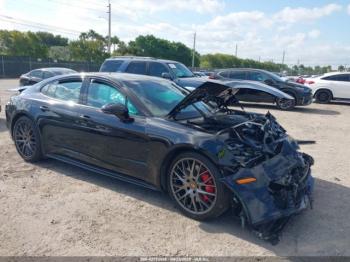  Salvage Porsche Panamera