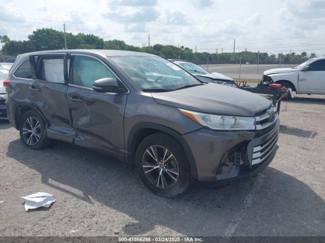  Salvage Toyota Highlander