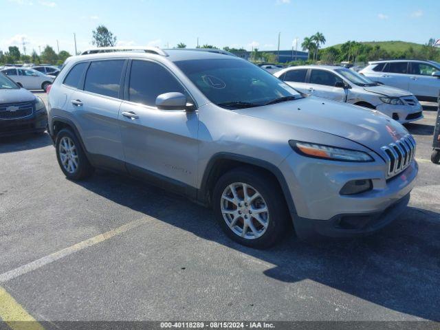  Salvage Jeep Cherokee