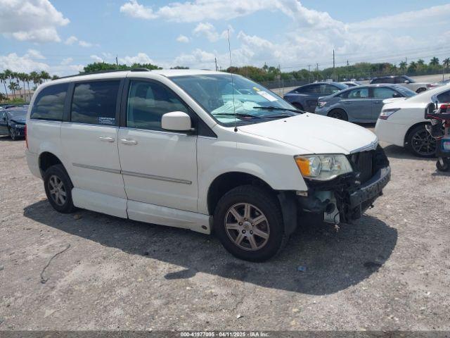  Salvage Chrysler Town & Country