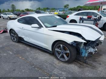  Salvage Ford Mustang