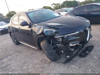  Salvage Alfa Romeo Stelvio