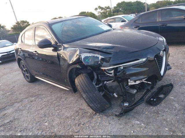  Salvage Alfa Romeo Stelvio